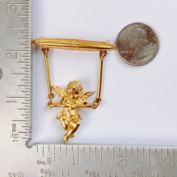 VTG Signed JJ Brooch Cherub Angel on Swing Figural 1980s Gold Tone Pin - Picture 10 of 12